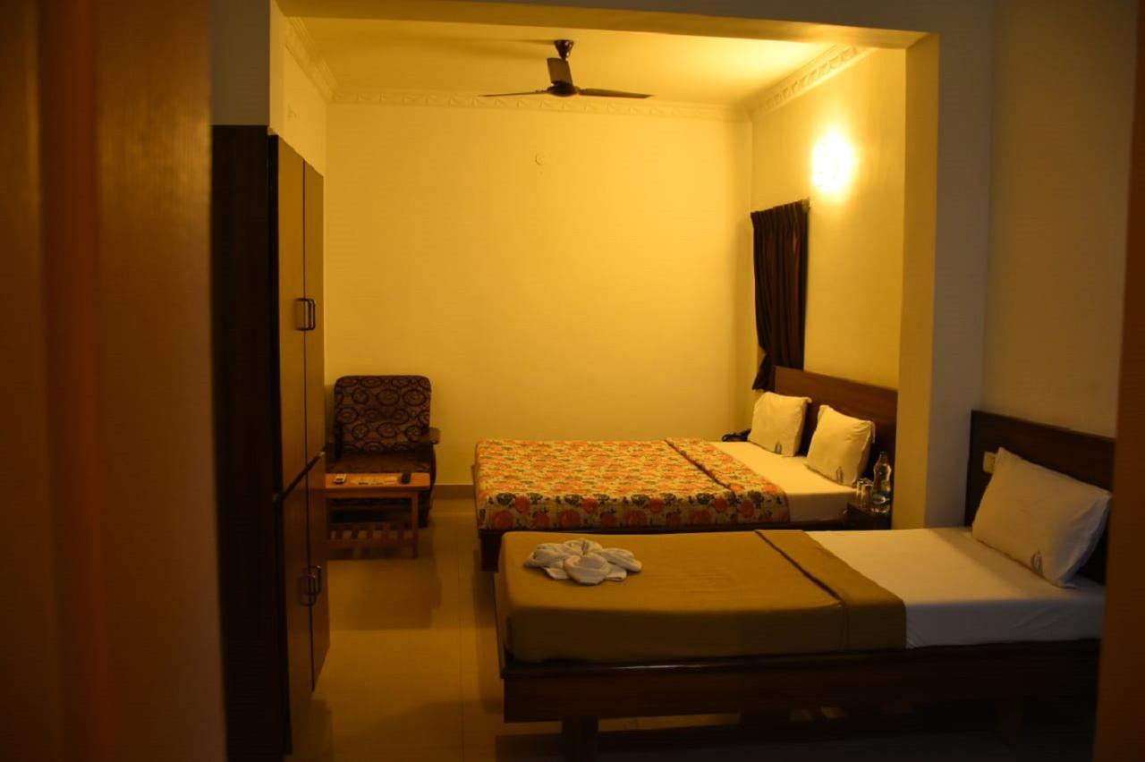 Hotel Palacial Pondi Puducherry Exterior foto
