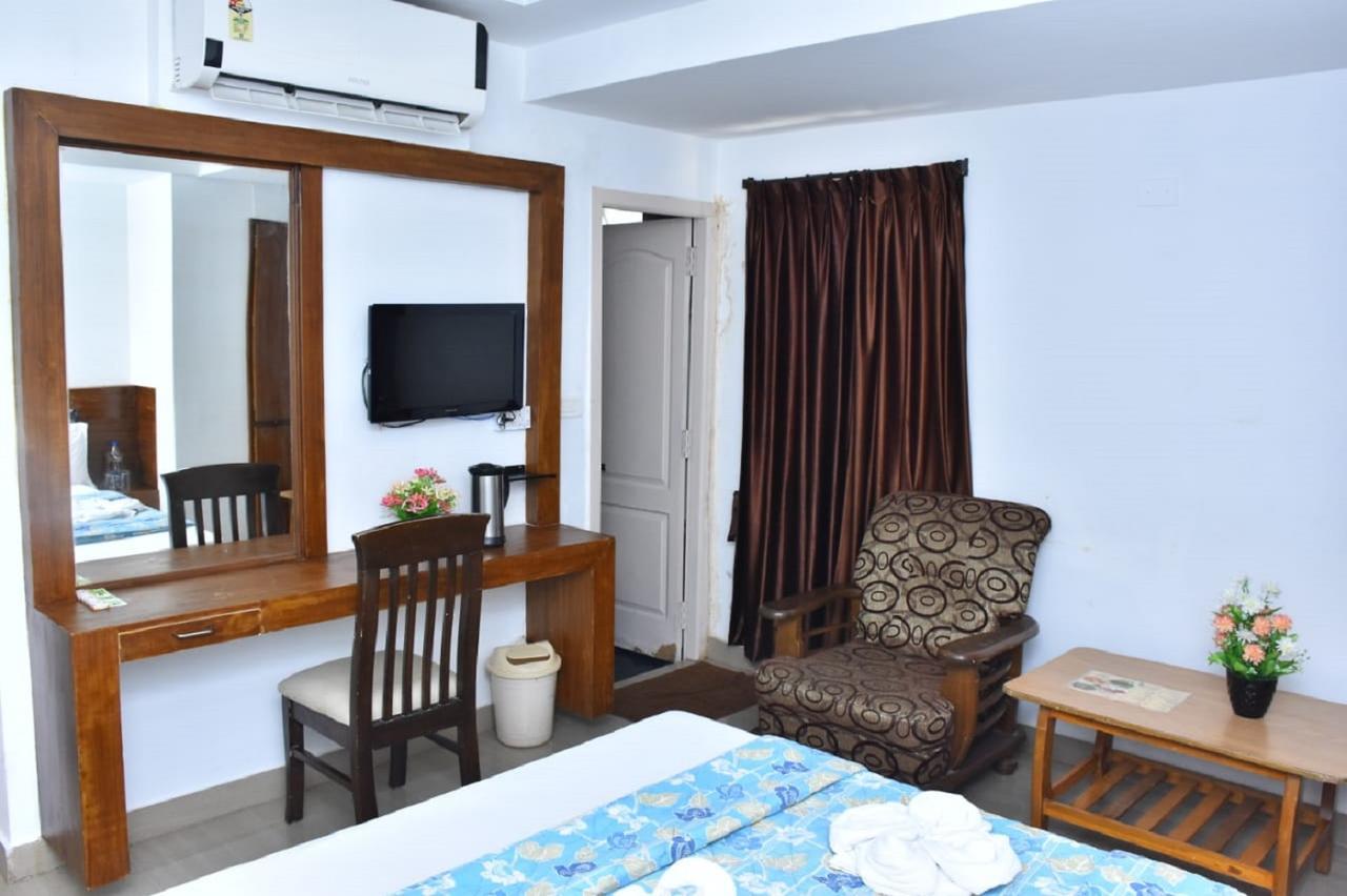 Hotel Palacial Pondi Puducherry Exterior foto