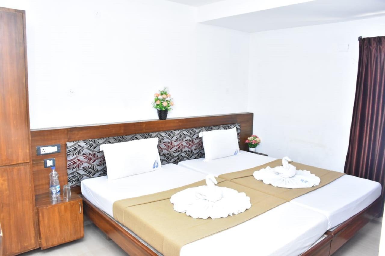 Hotel Palacial Pondi Puducherry Exterior foto